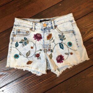 Aeropostale Juniors Floral Embroidered Light Acid Wash Denim High Waisted Shorts